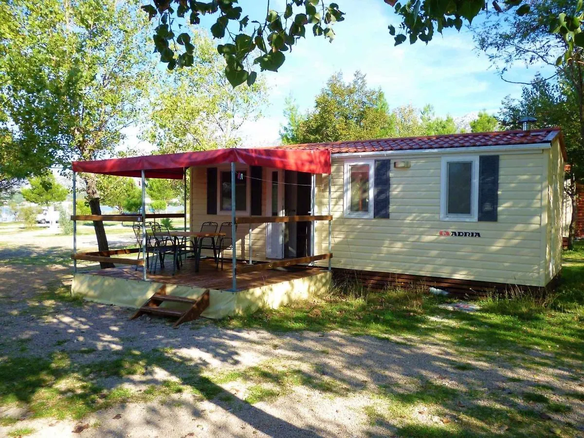 Mobilehomes In Seline - Paklenica Riviera 6831 ホリデーパーク