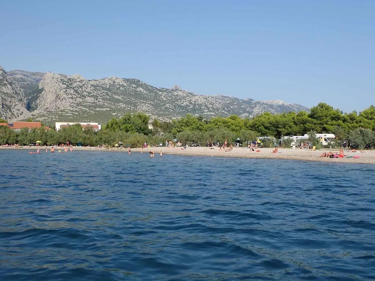 Mobilehomes In Seline - Paklenica Riviera 6831 ホリデーパーク